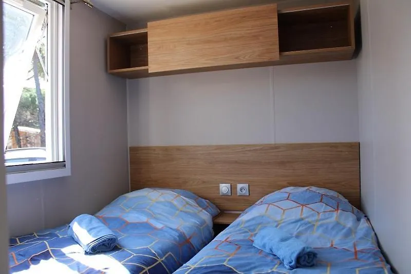 Mobilhome 3 Chambres Le Muy Campsite